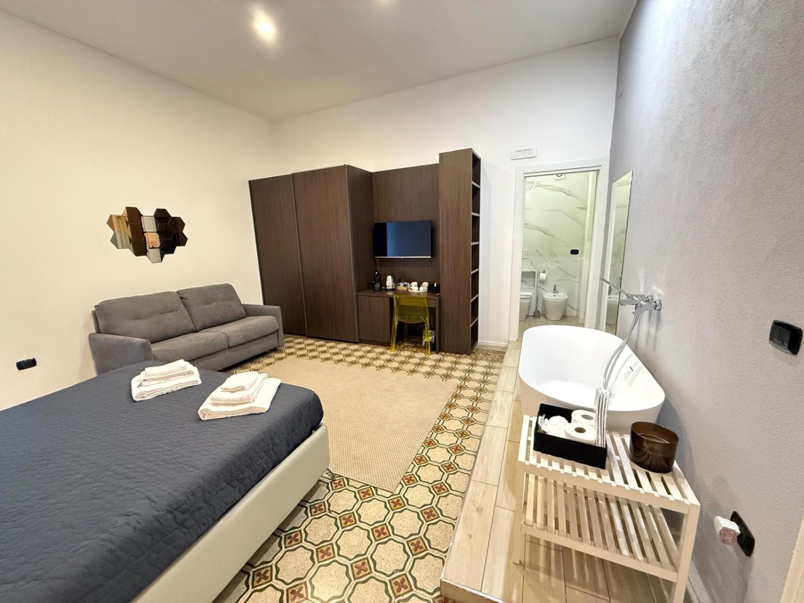 נאפולי La Piazza Suite מראה חיצוני תמונה